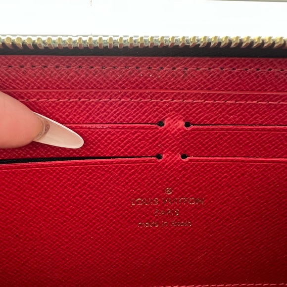 Louis Vuitton Wallet - Picture 4 of 5
